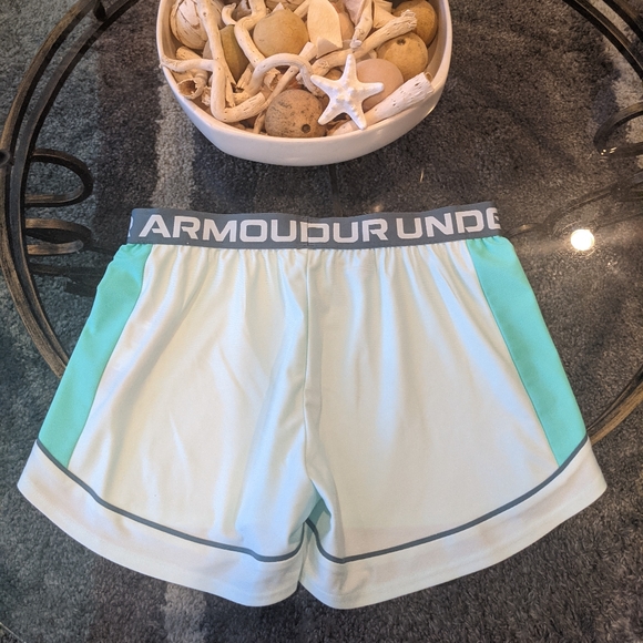 Under Armour short - Picture 2 of 5
